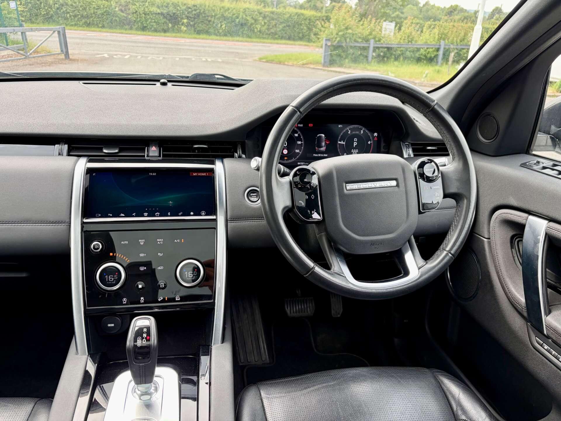 Land Rover Discovery Sport view 2