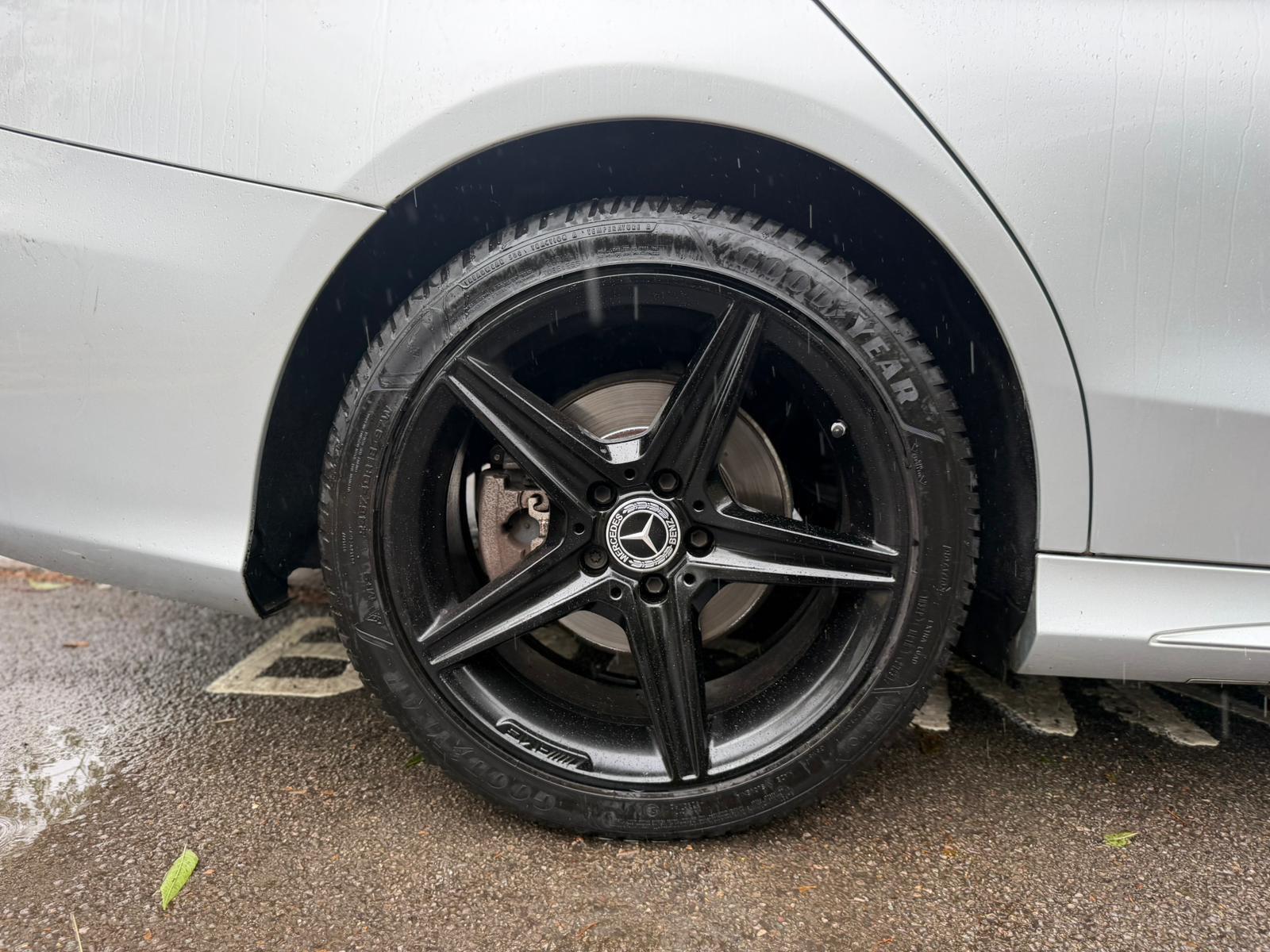 Mercedes-Benz C-Class view 19