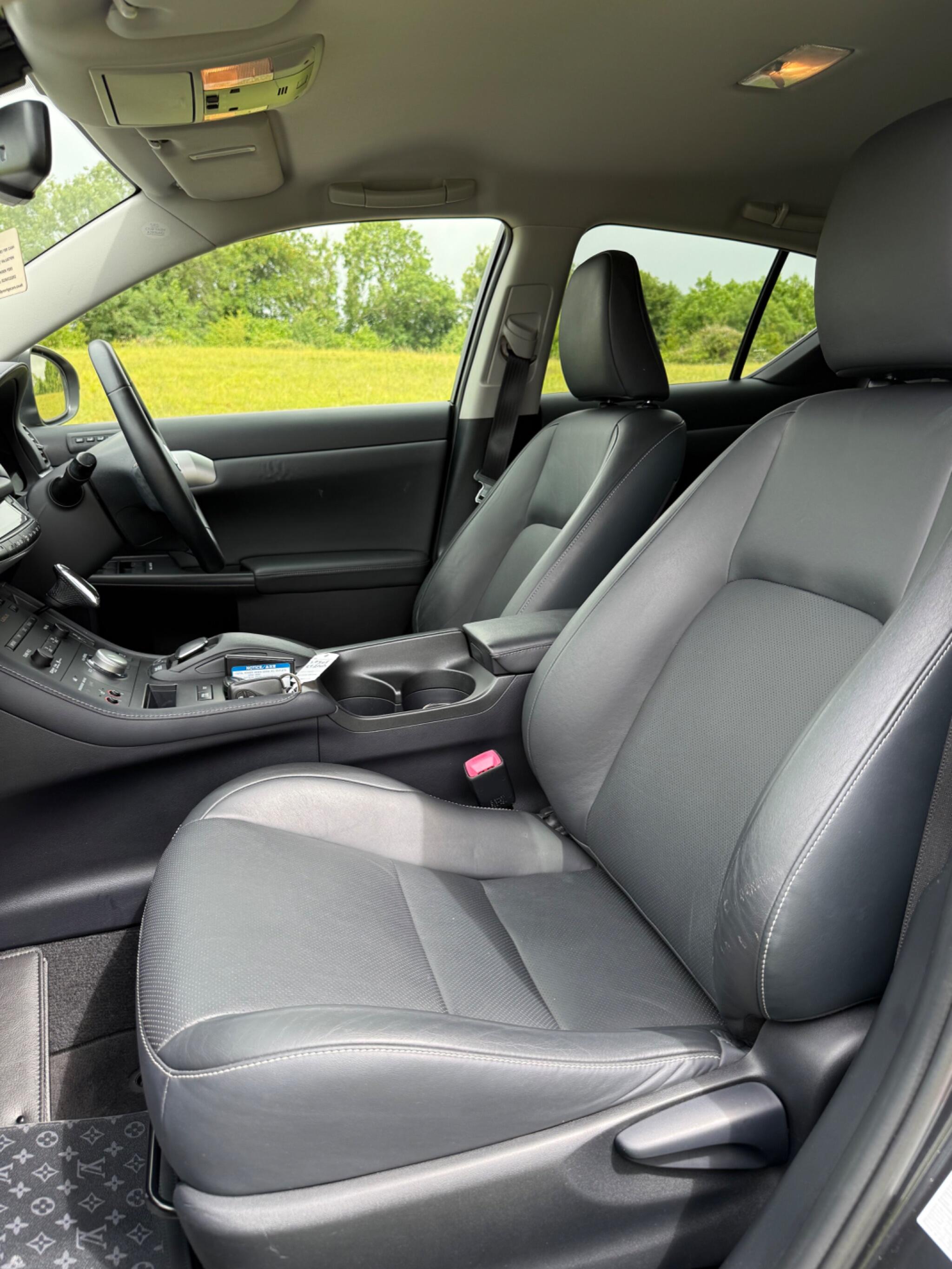 Lexus CT view 40