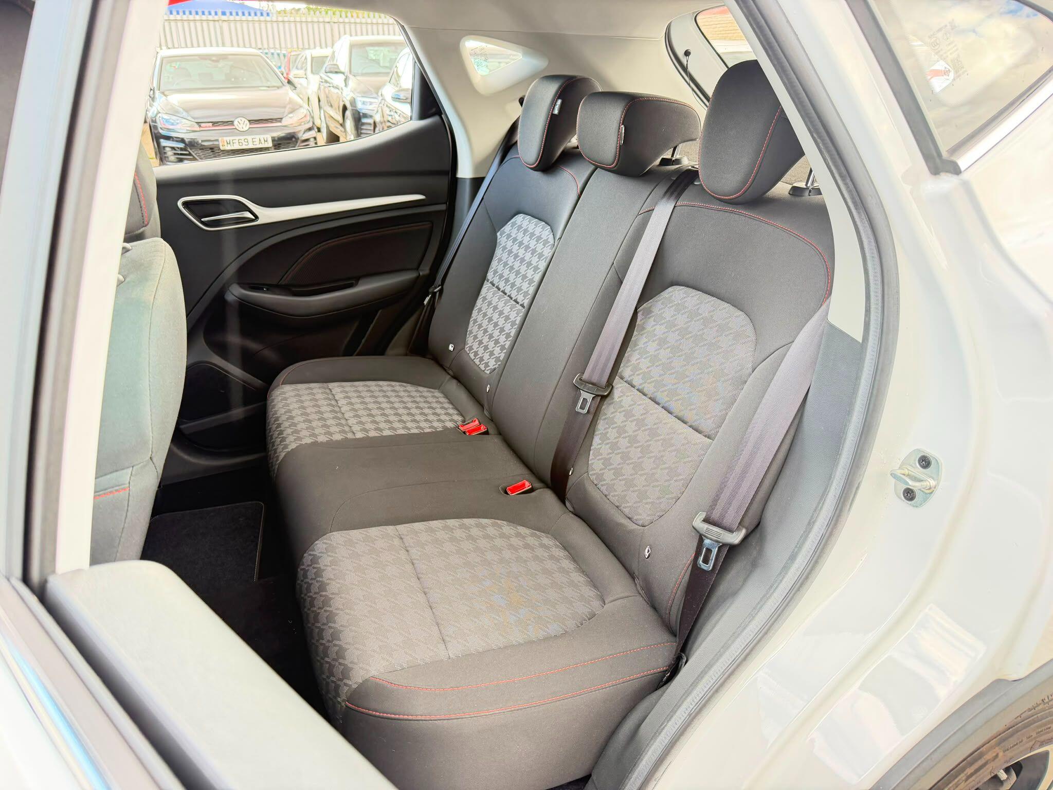 MG ZS view 16