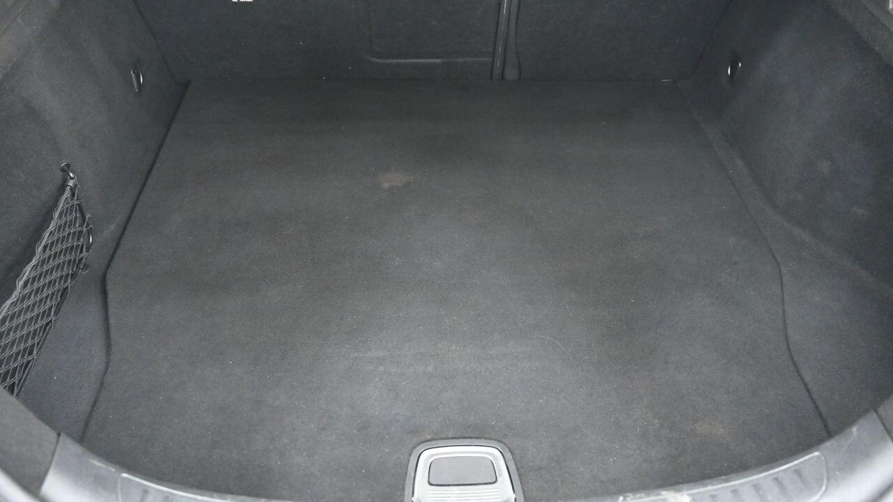 Mercedes-Benz Cla view 8