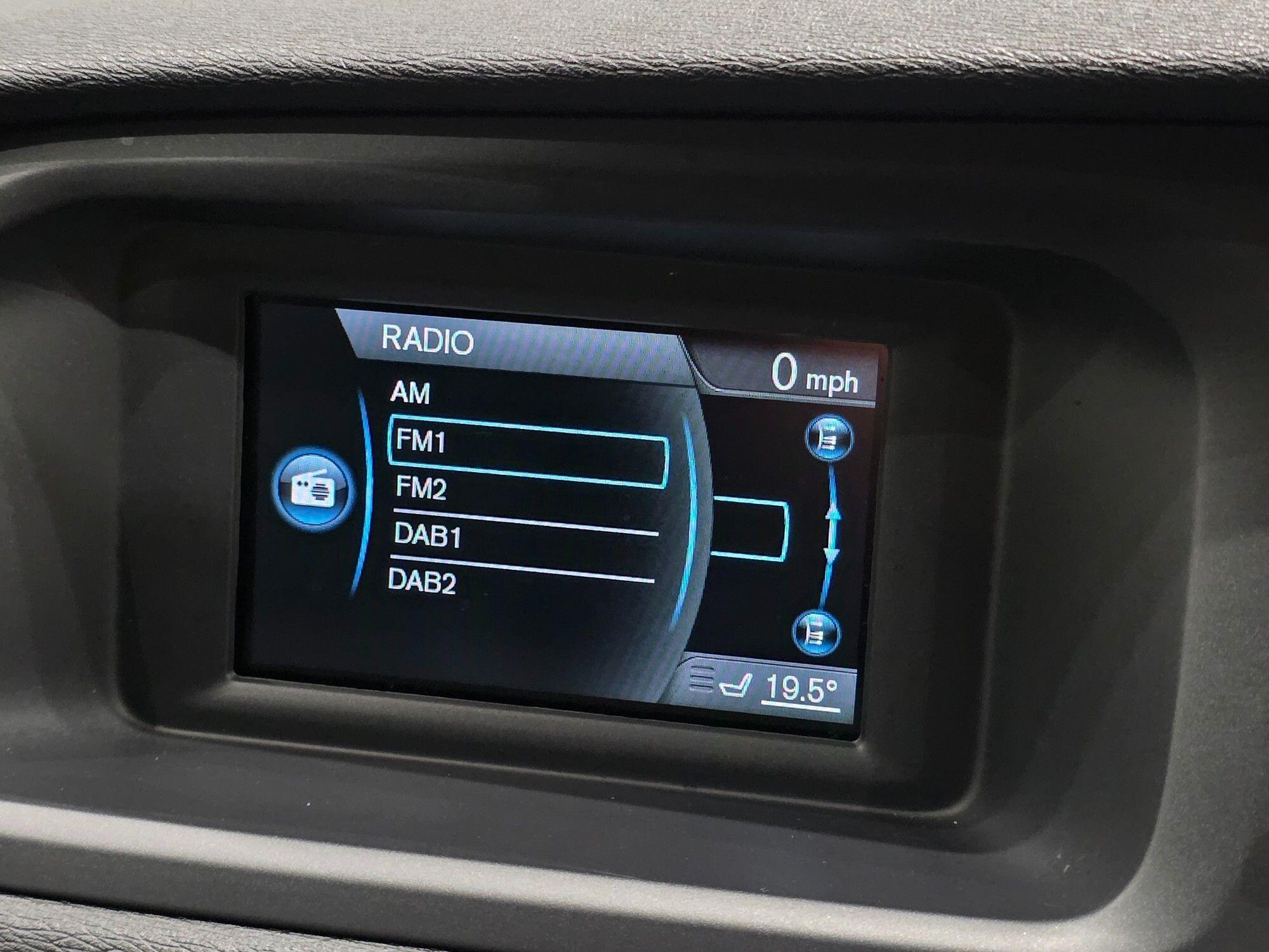 Volvo V40 Cross Country view 68