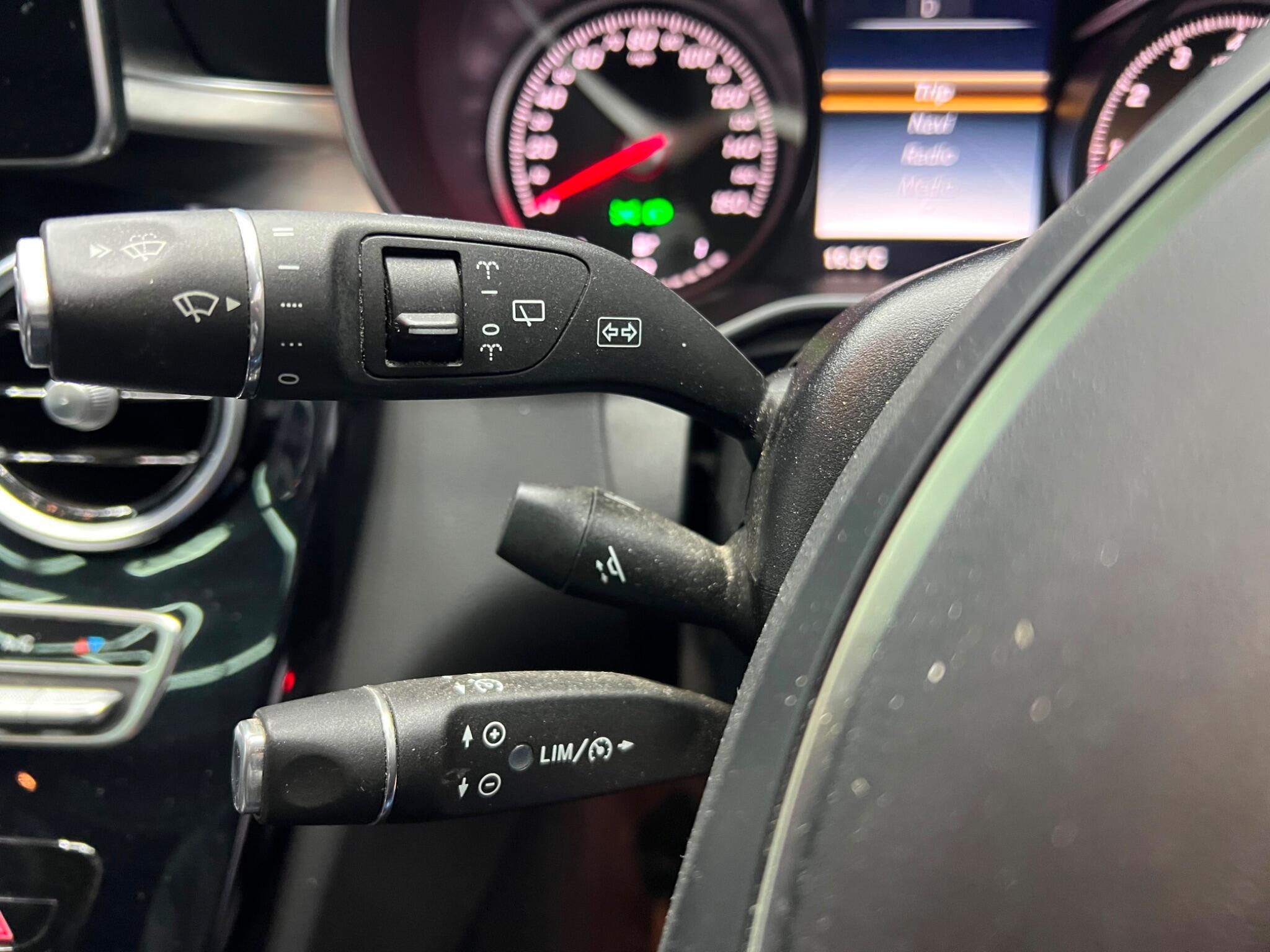 Mercedes-Benz C Class view 8