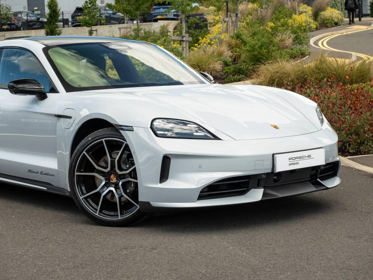 Porsche Taycan view 12