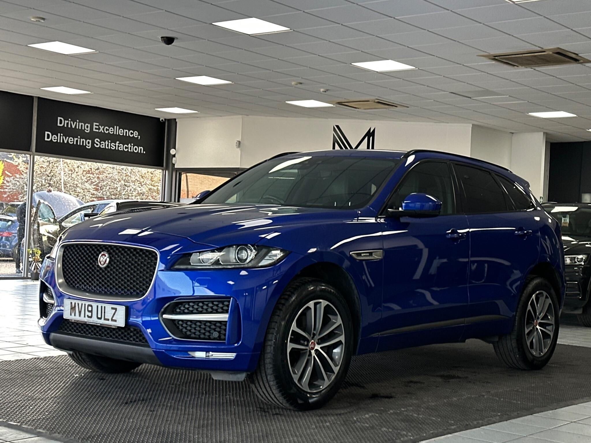 Jaguar F-Pace view 7
