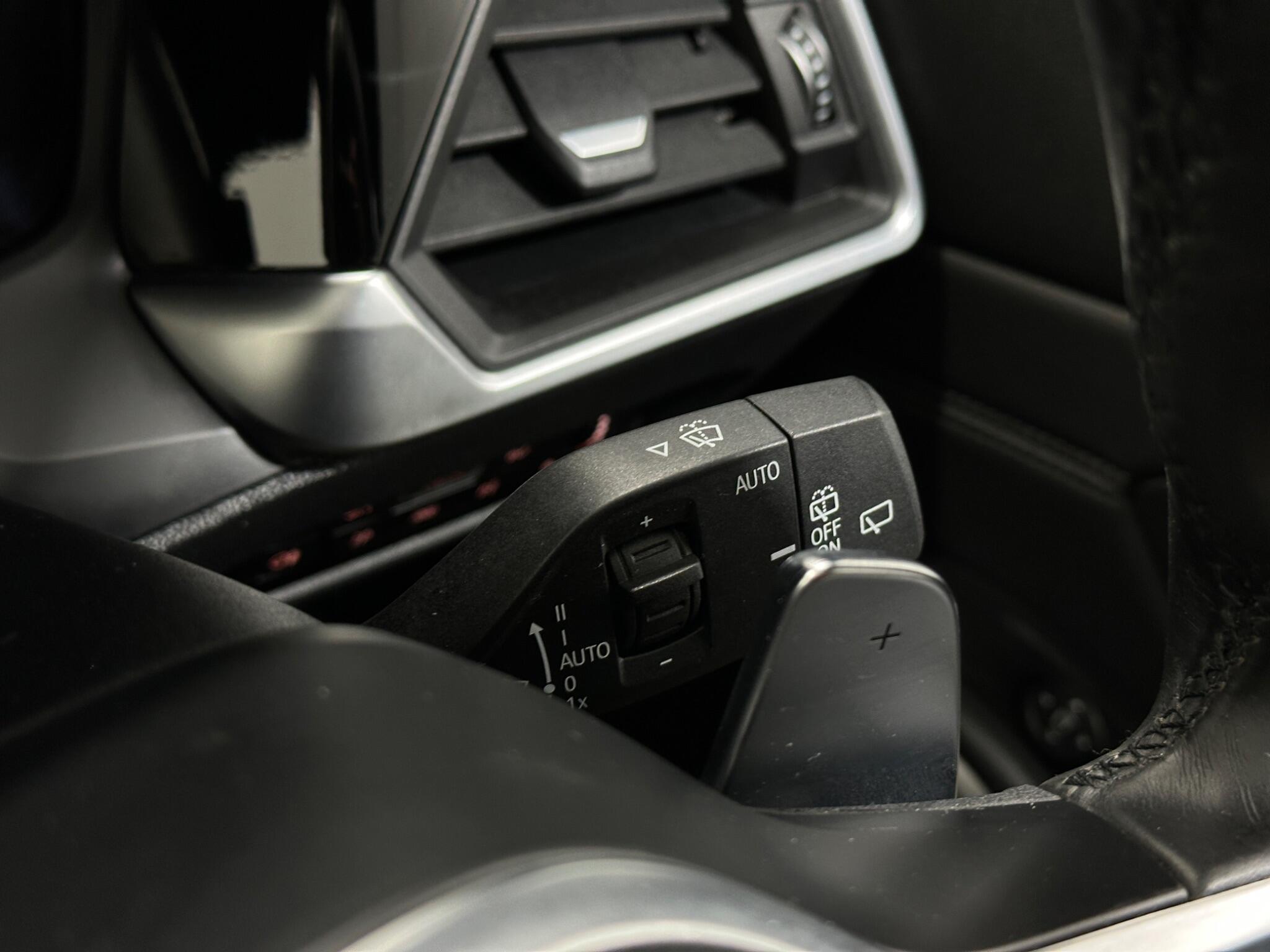 BMW 3 Series view 16