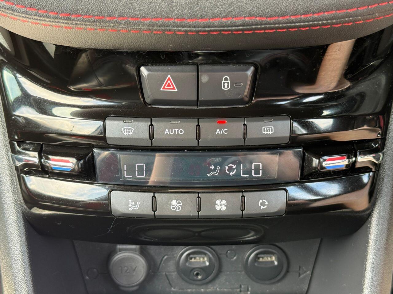 Peugeot 208 view 23