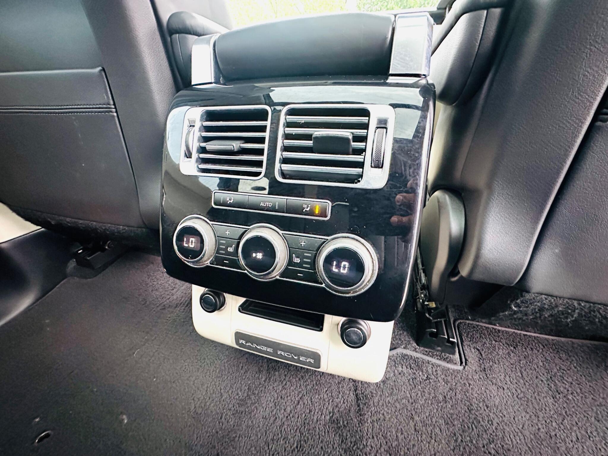 Land Rover Range Rover view 63