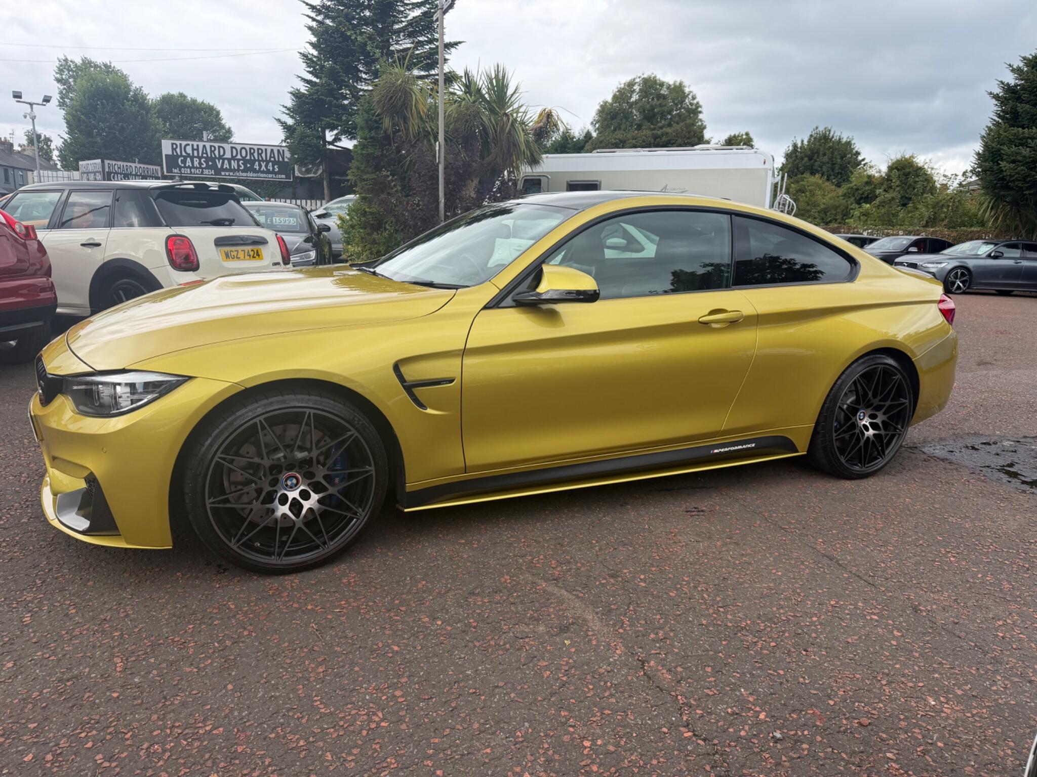 BMW M4 view 4