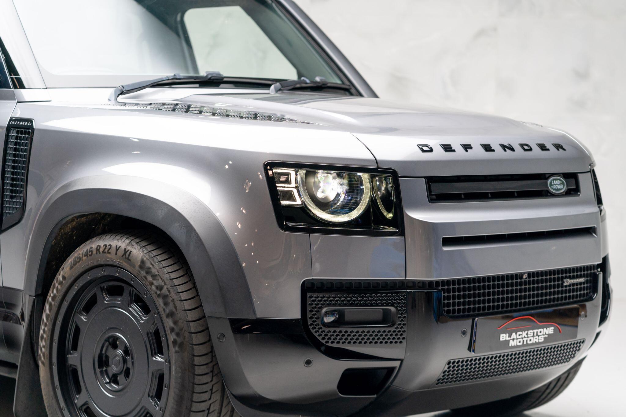 Land Rover Defender view 5