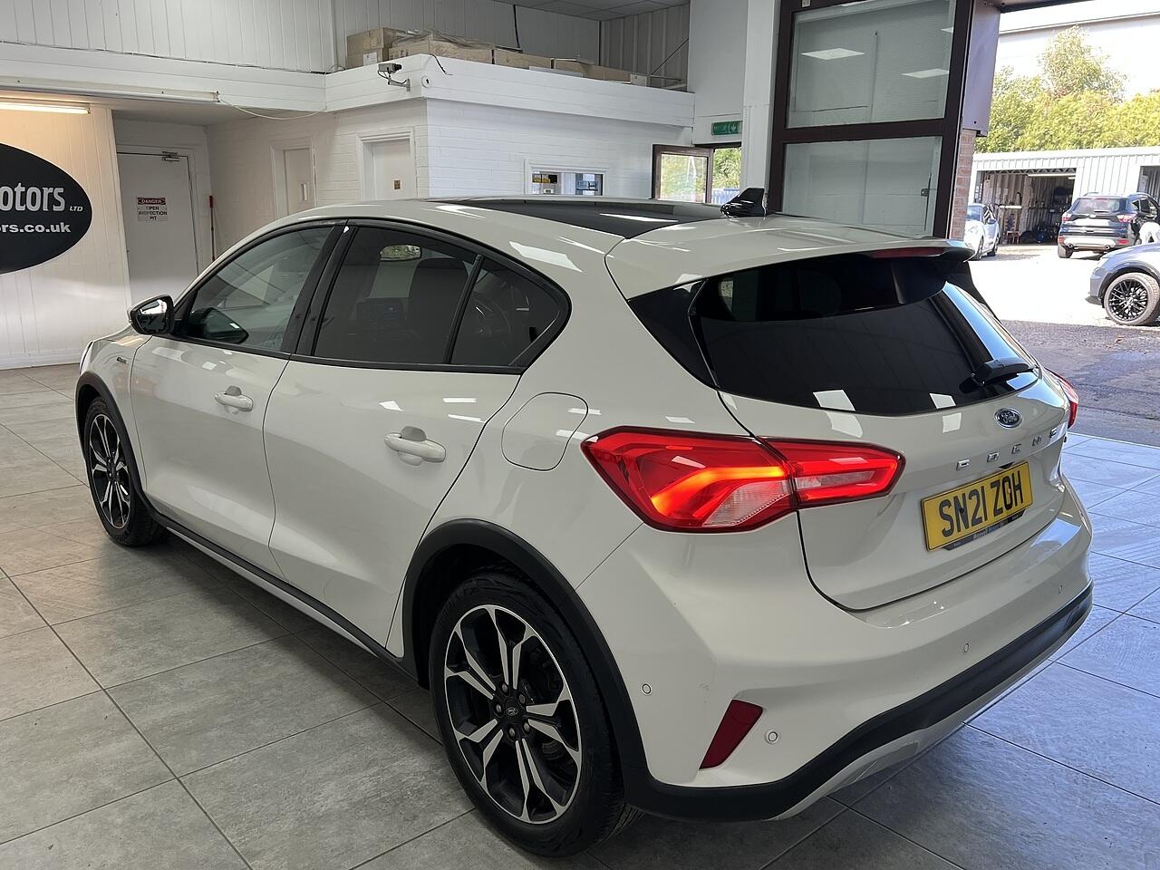 Ford Focus view 5