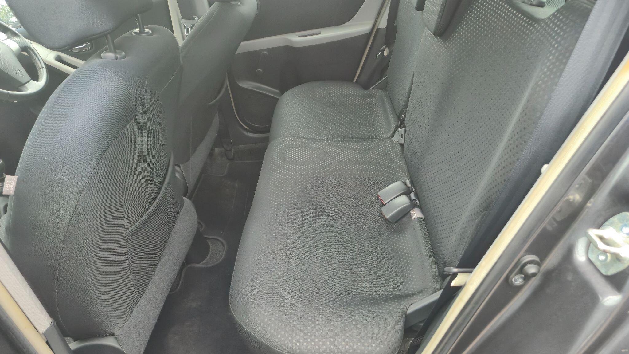 Toyota Yaris view 16