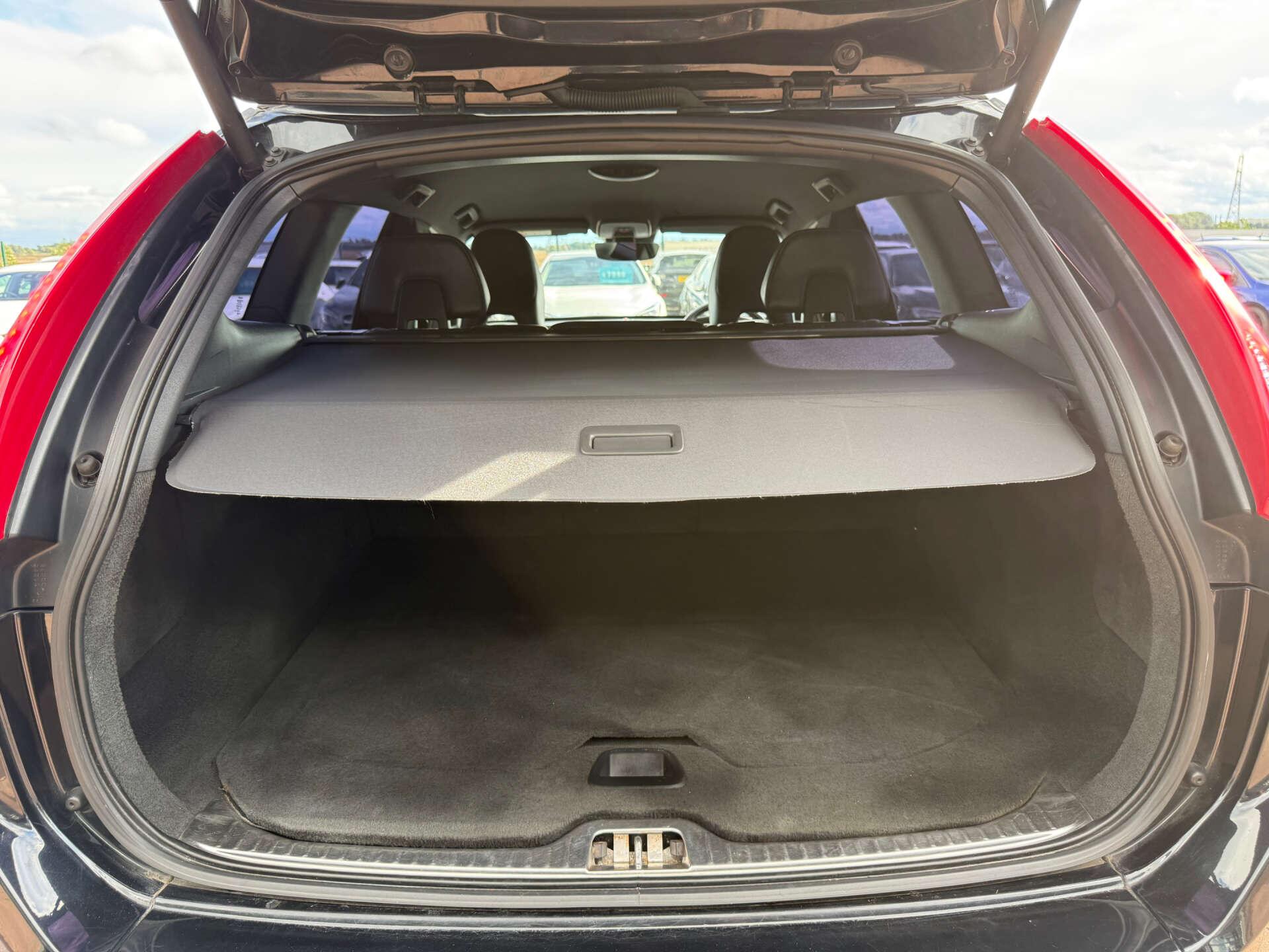 Volvo XC60 view 30