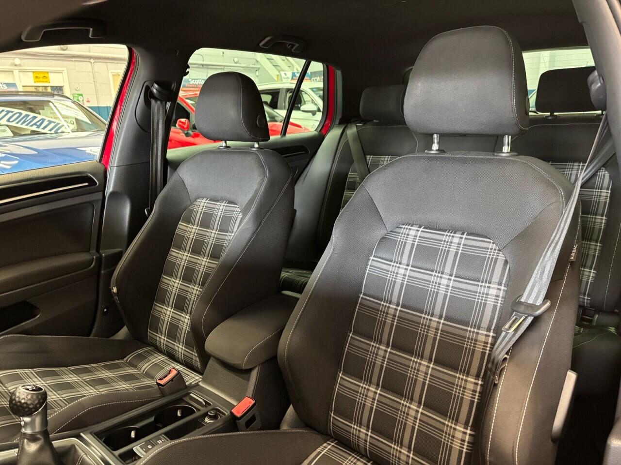 Volkswagen Golf view 24