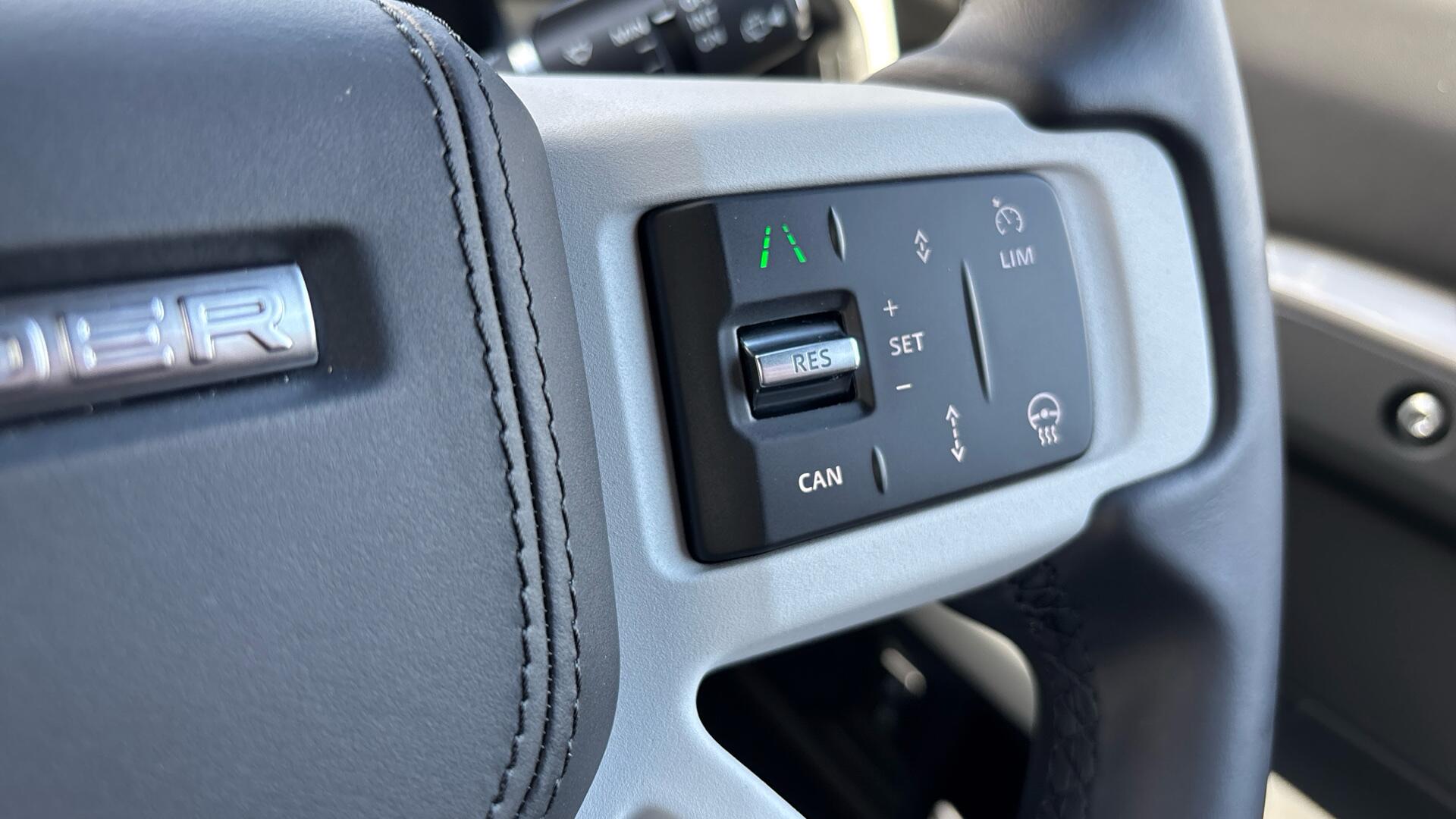 Land Rover Defender view 41