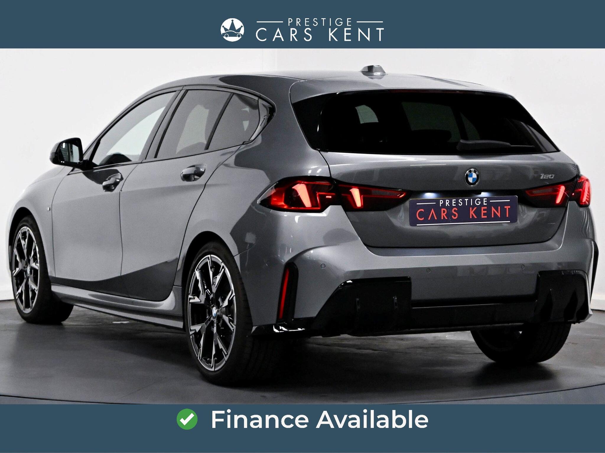 BMW 1 Series view 3