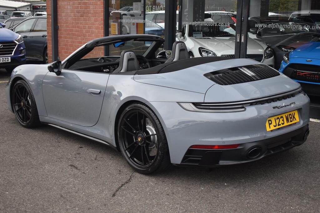Porsche 911 view 20