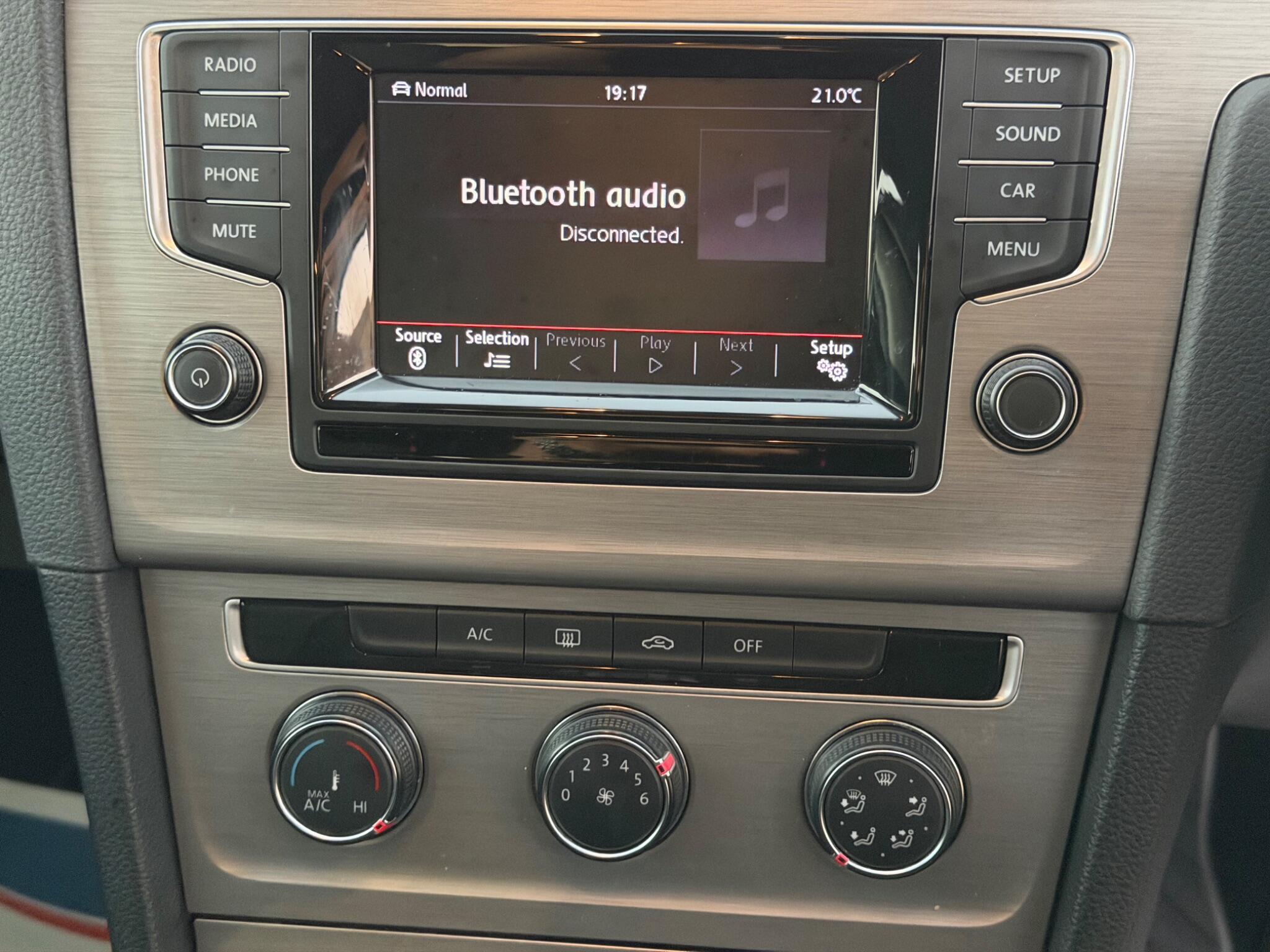 Volkswagen Golf view 29
