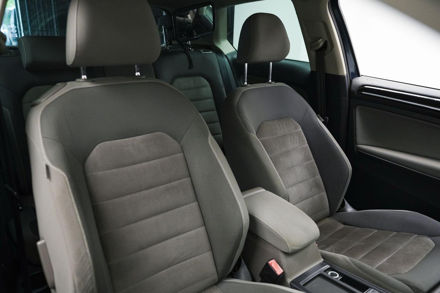 Volkswagen Golf view 11