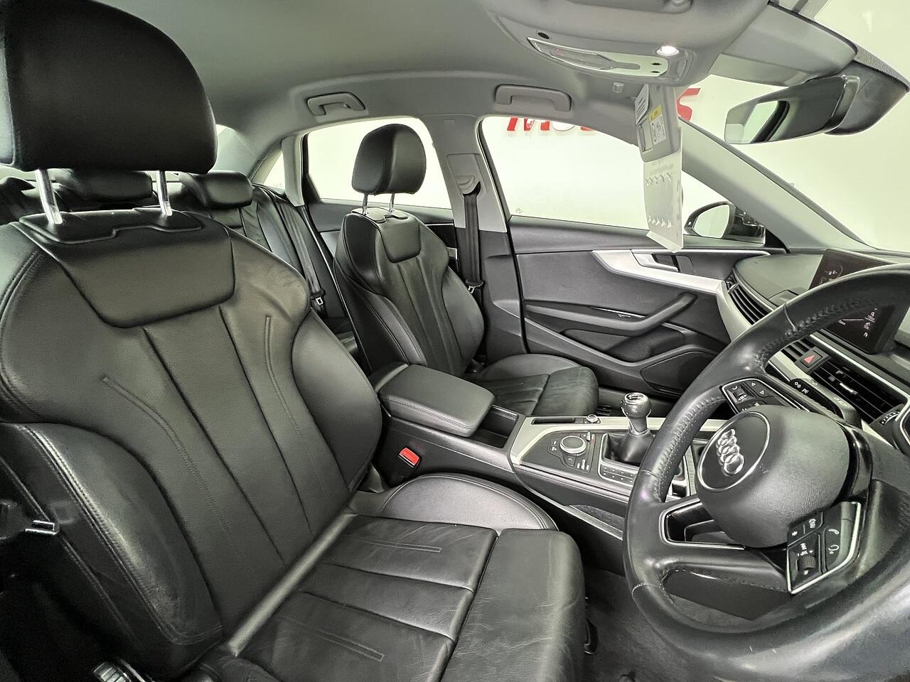Audi A4 view 14