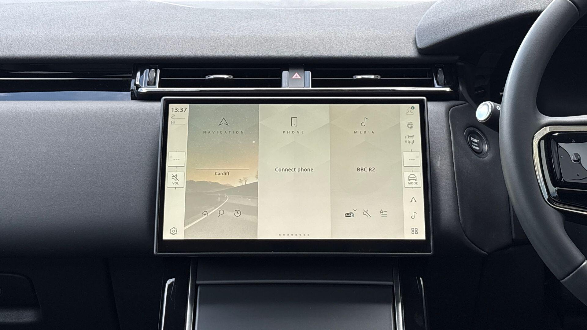 Land Rover Range Rover Velar view 14
