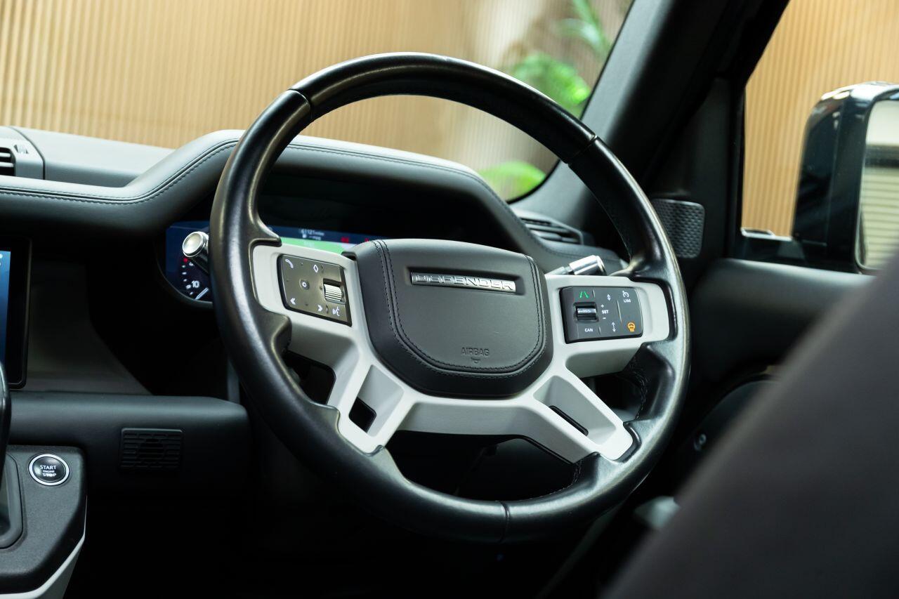 Land Rover Defender 110 view 20