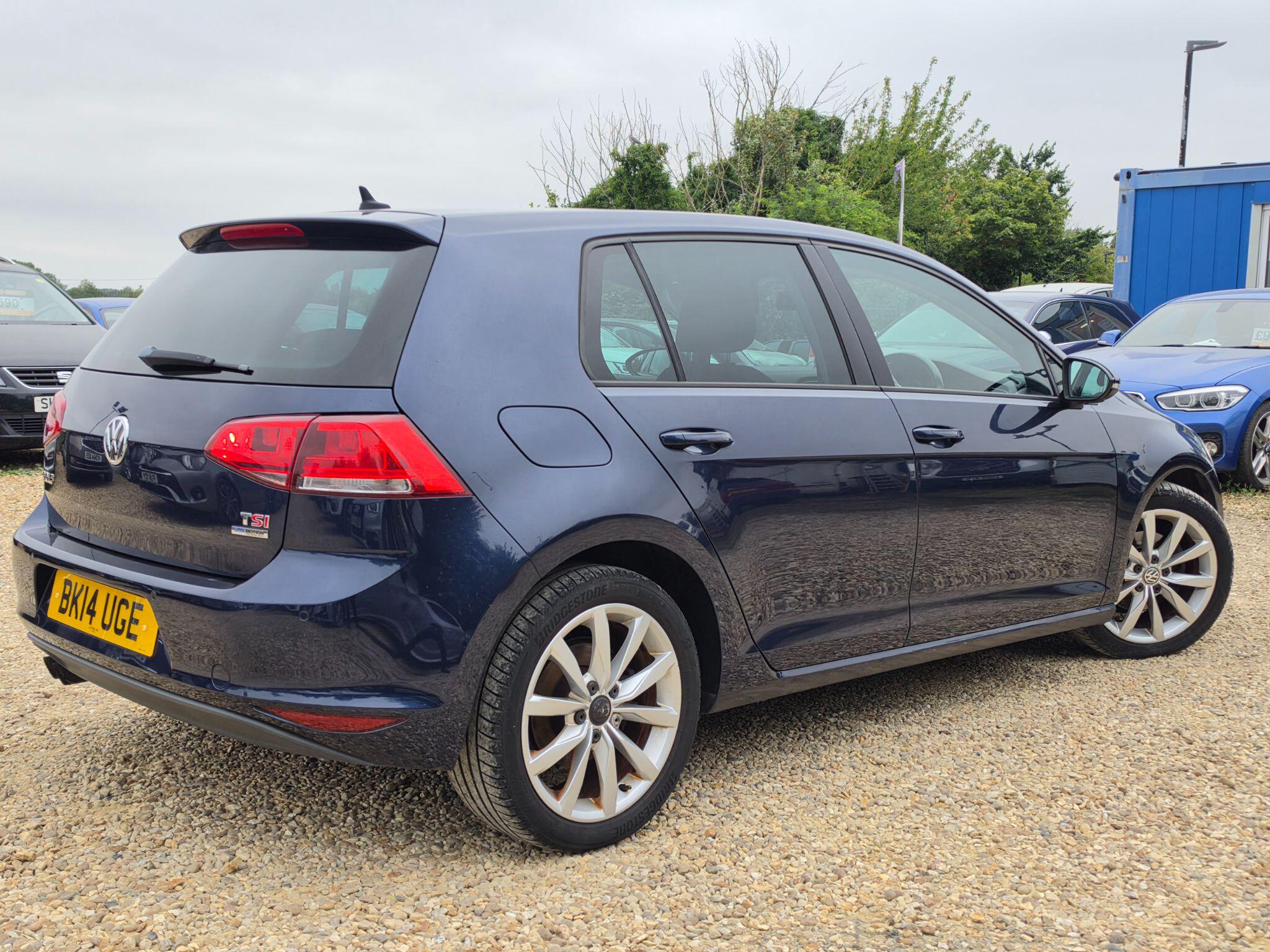 Volkswagen Golf view 3