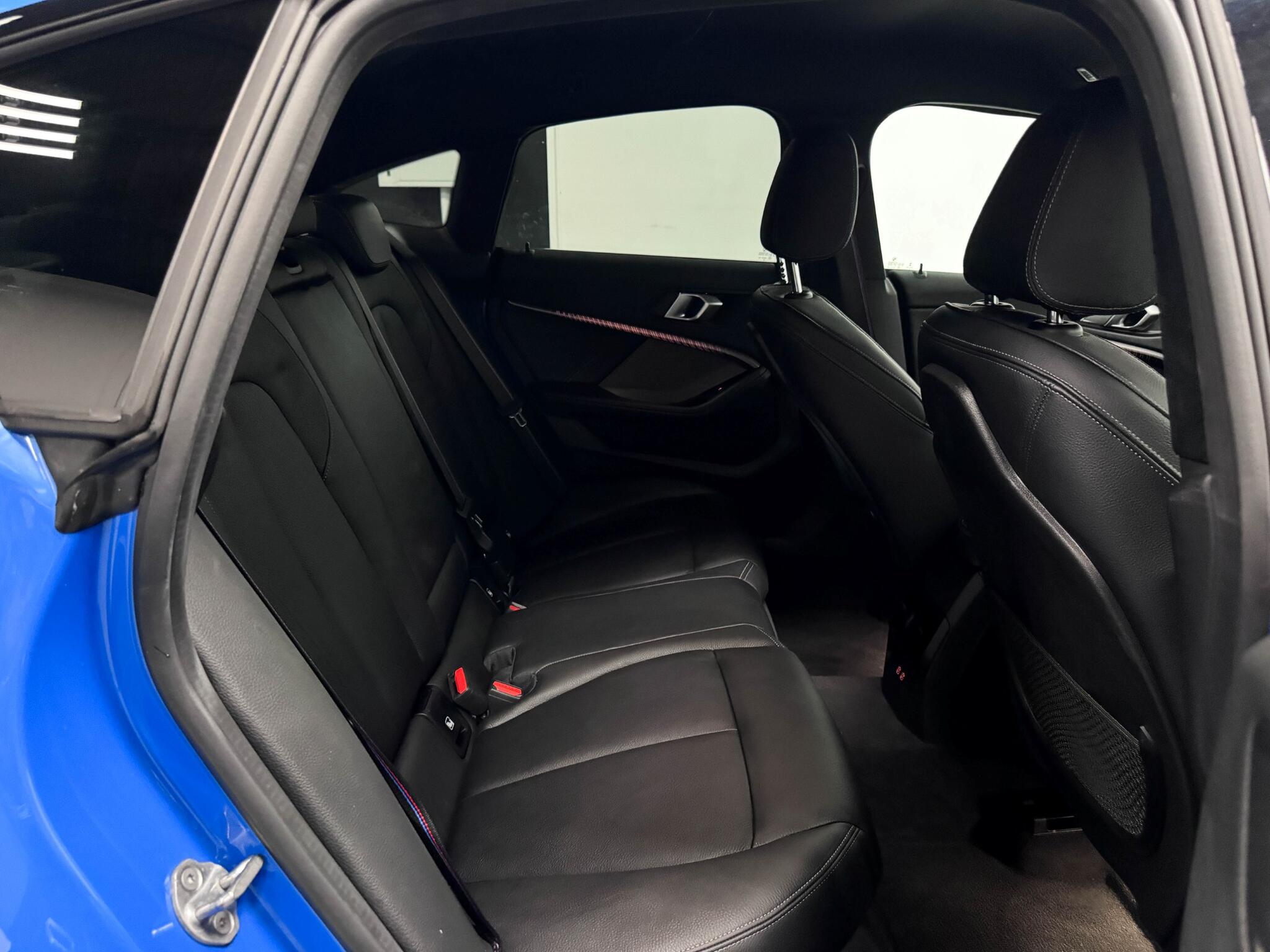 BMW 2 Series view 27