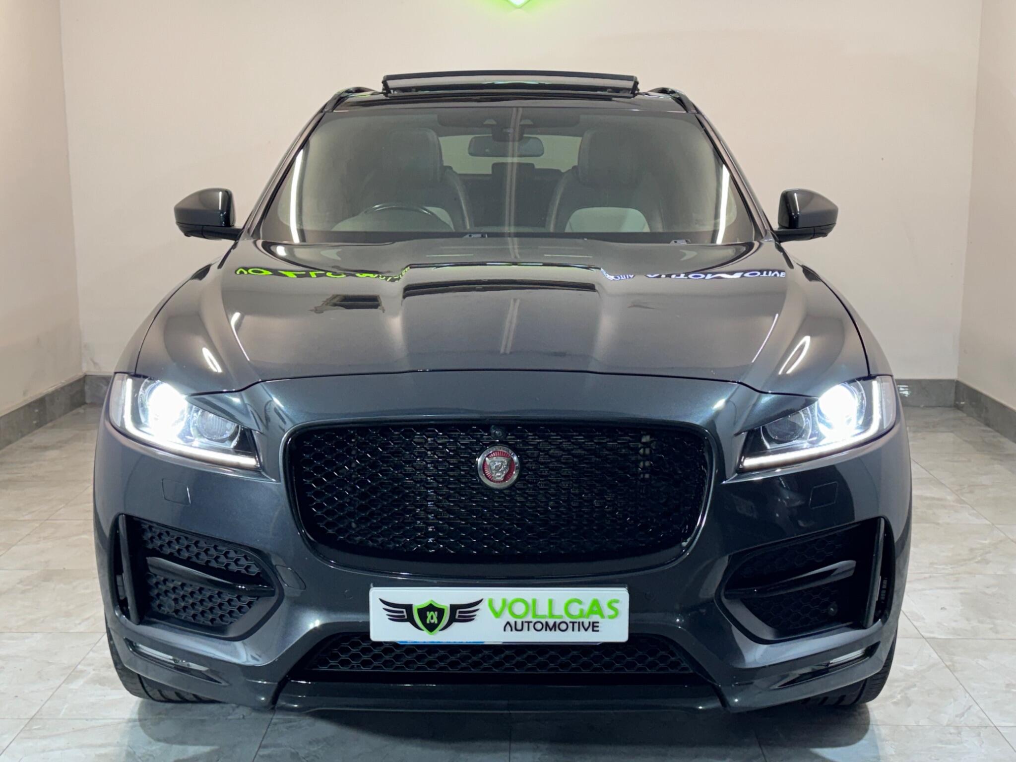 Jaguar F-Pace view 80