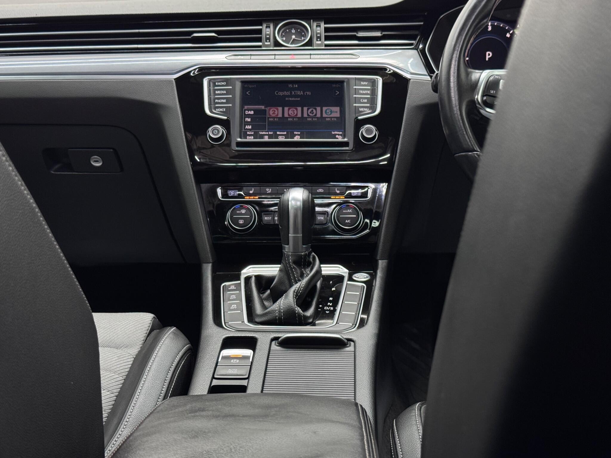 Volkswagen Passat view 33