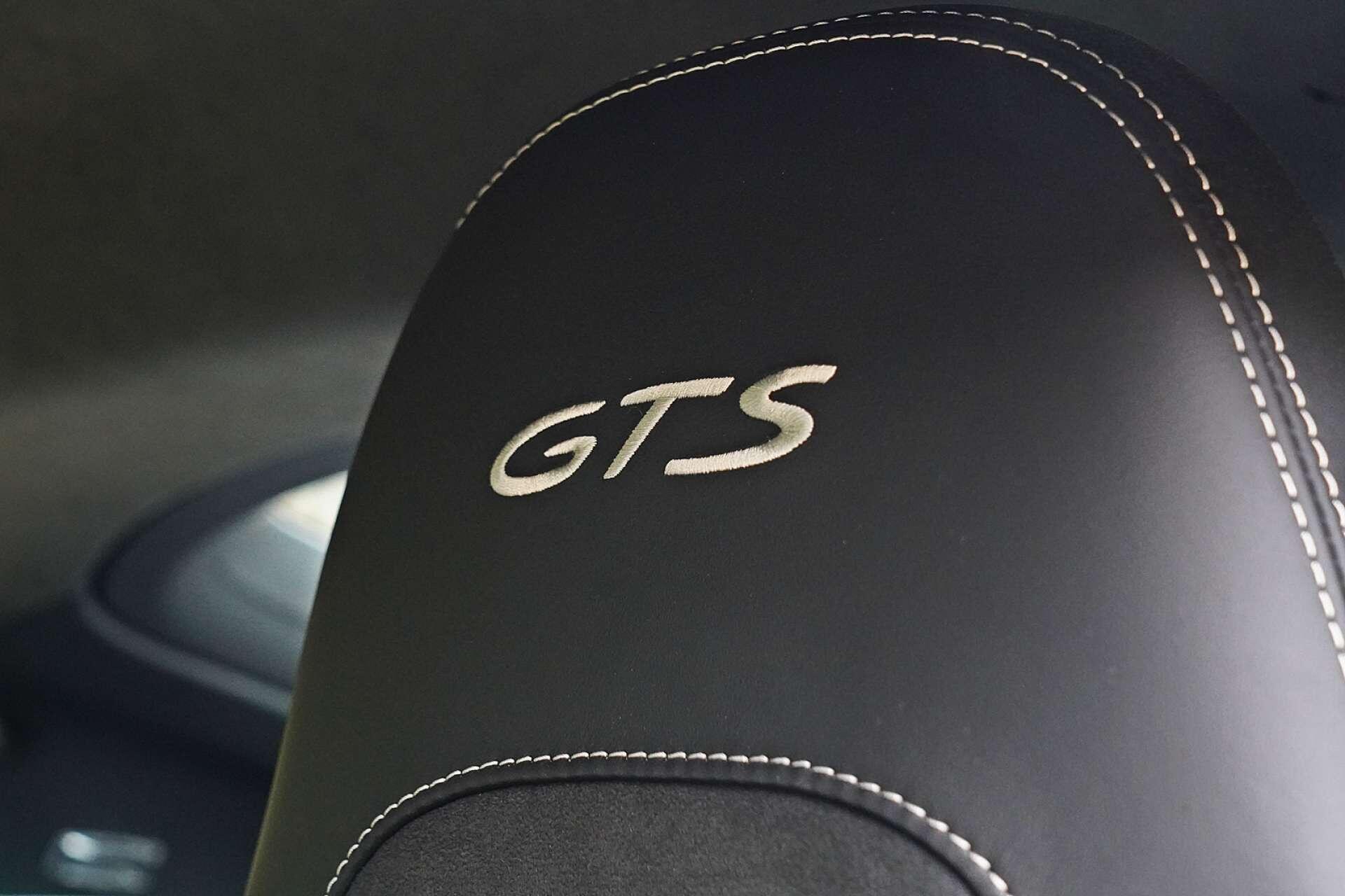 Porsche Cayman view 15