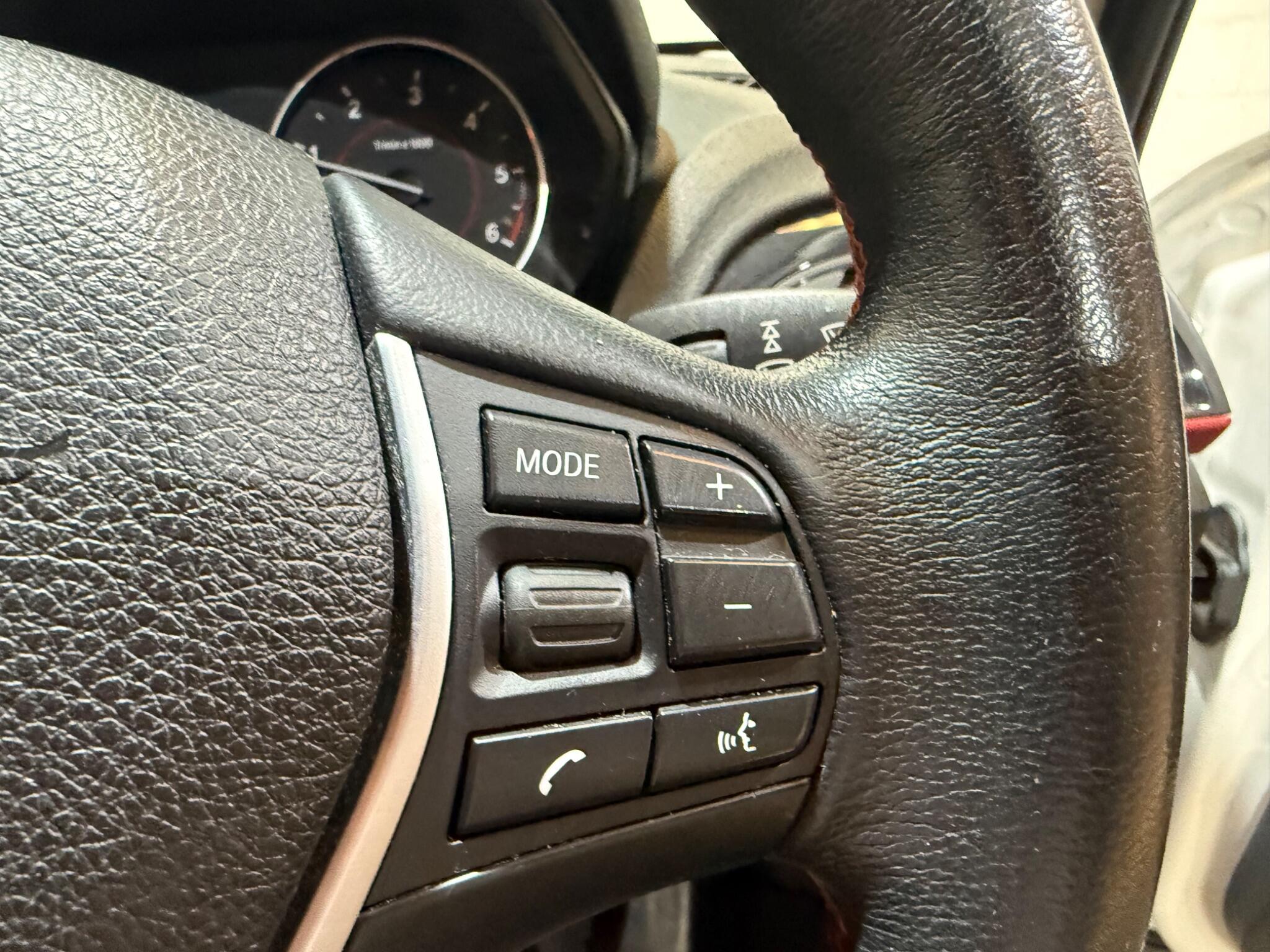 BMW 1 Series view 32