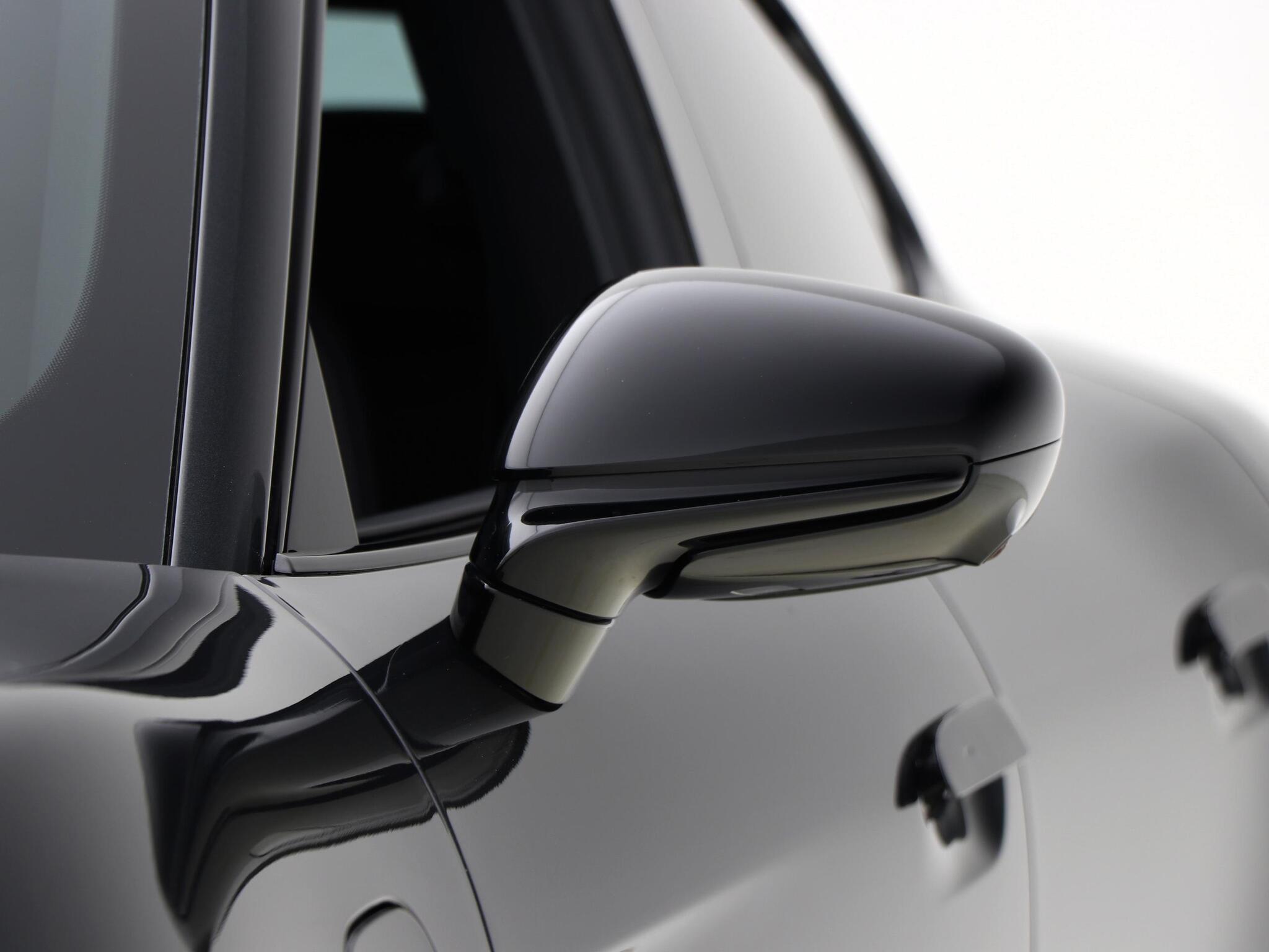 Porsche Taycan view 16