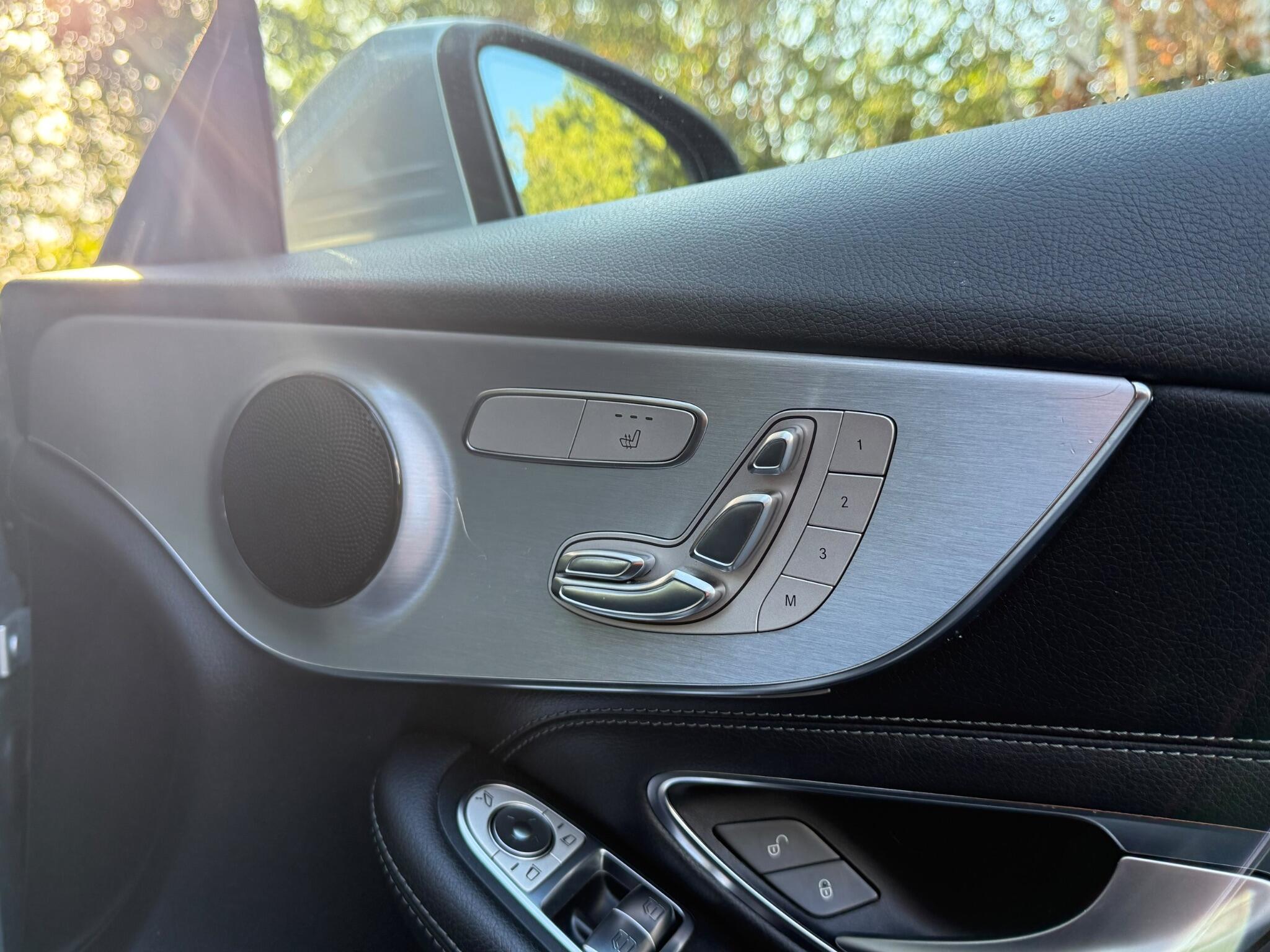 Mercedes-Benz C-Class view 22