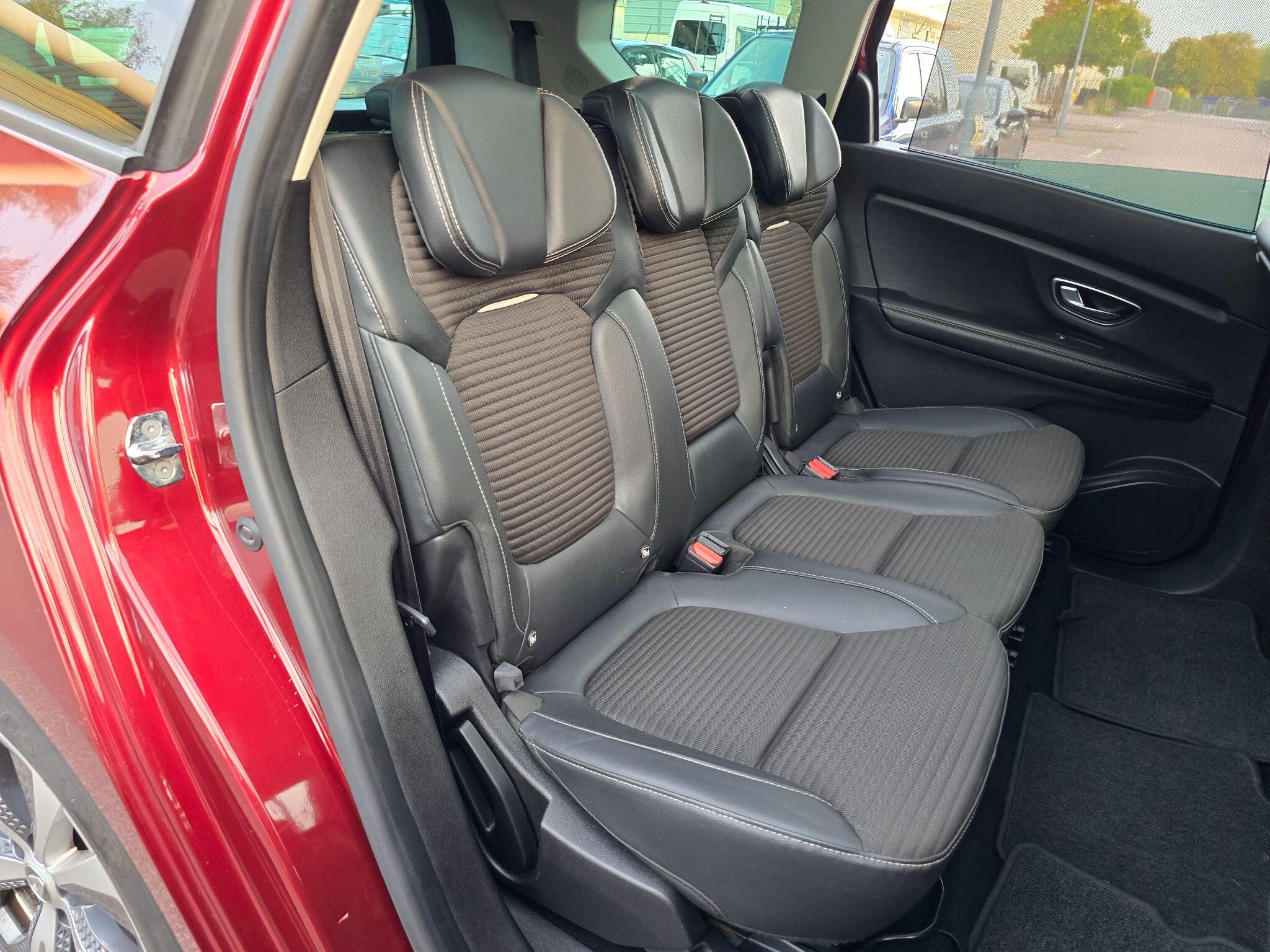 Renault Grand Scenic view 63
