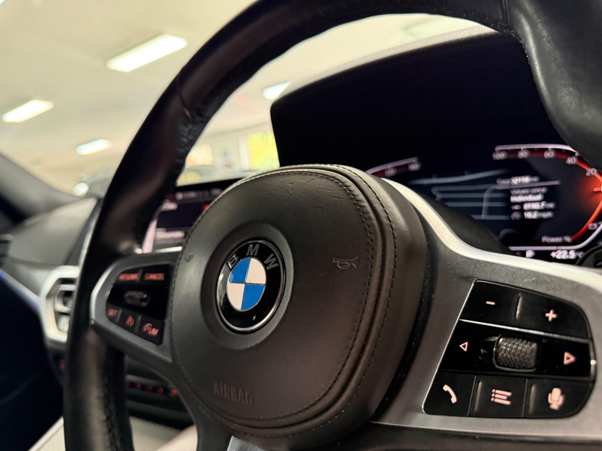 BMW 3 Series view 22