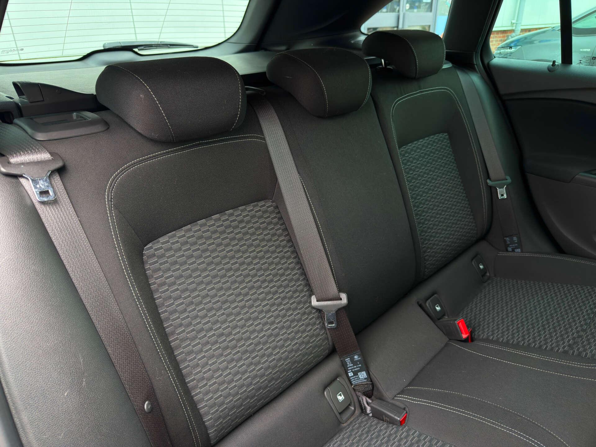 Vauxhall Astra view 14