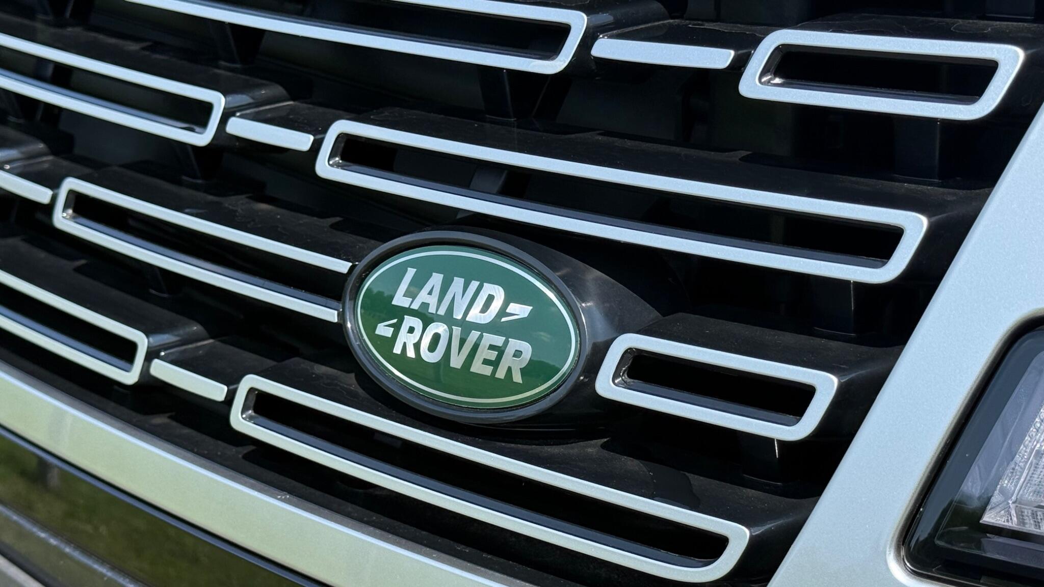 Land Rover Range Rover view 11