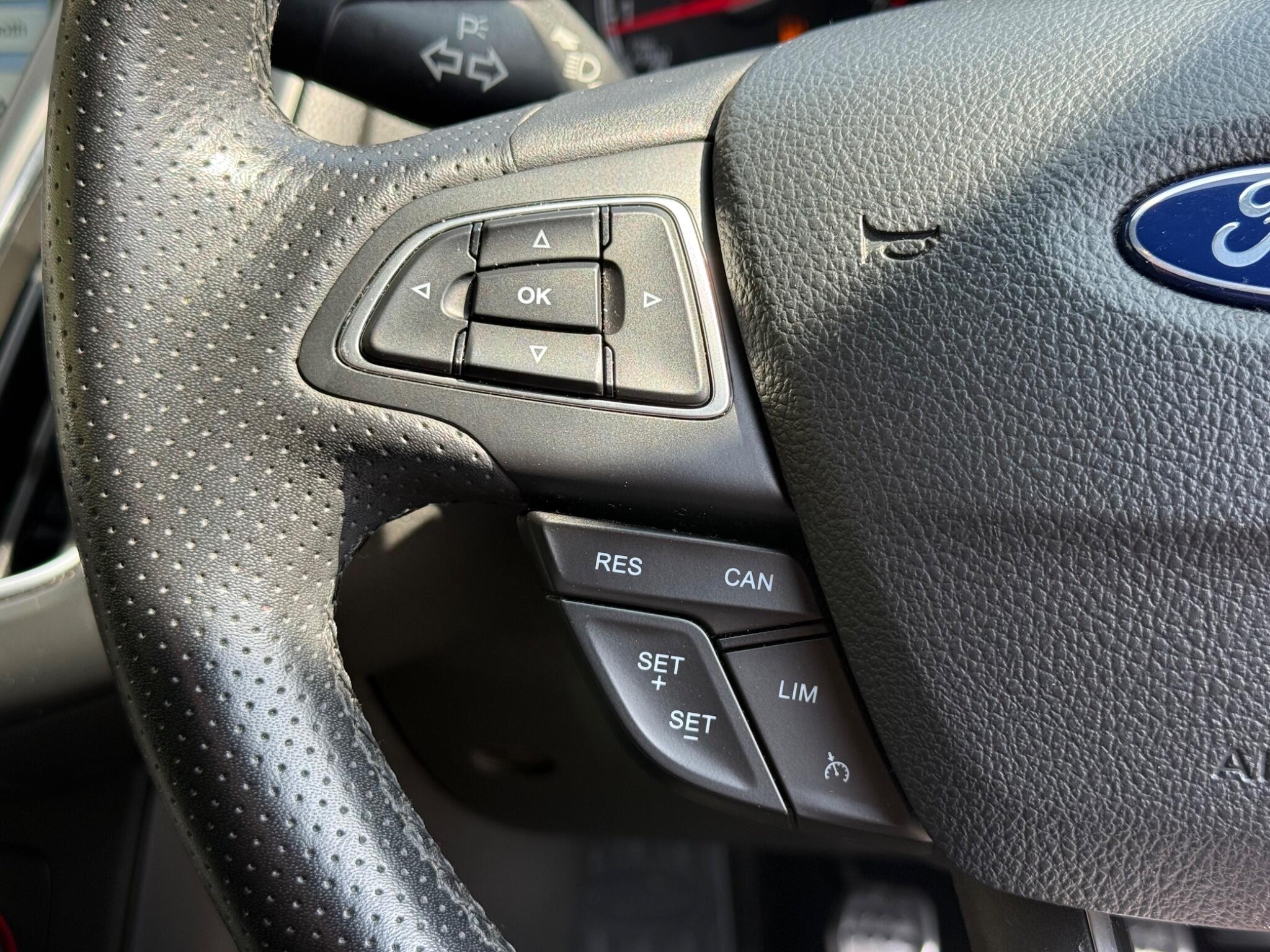 Ford Focus view 18