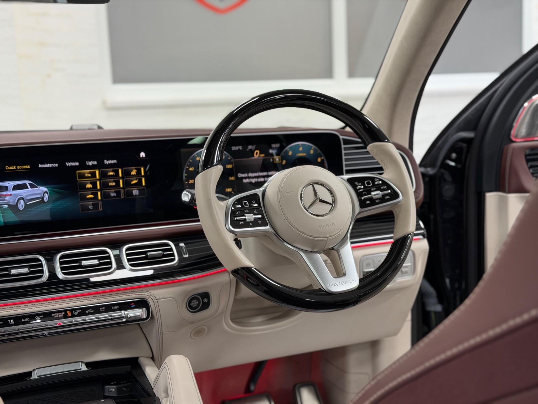 Mercedes-Benz GLS view 17