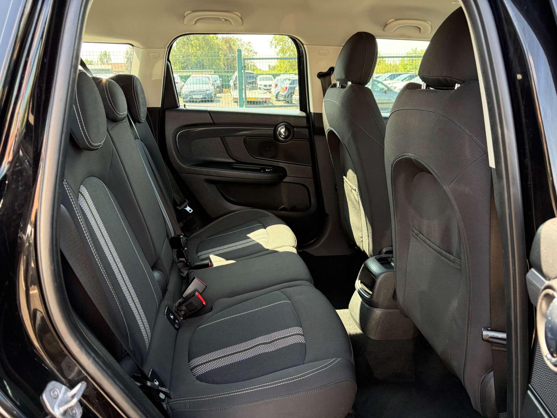 Mini Countryman view 26