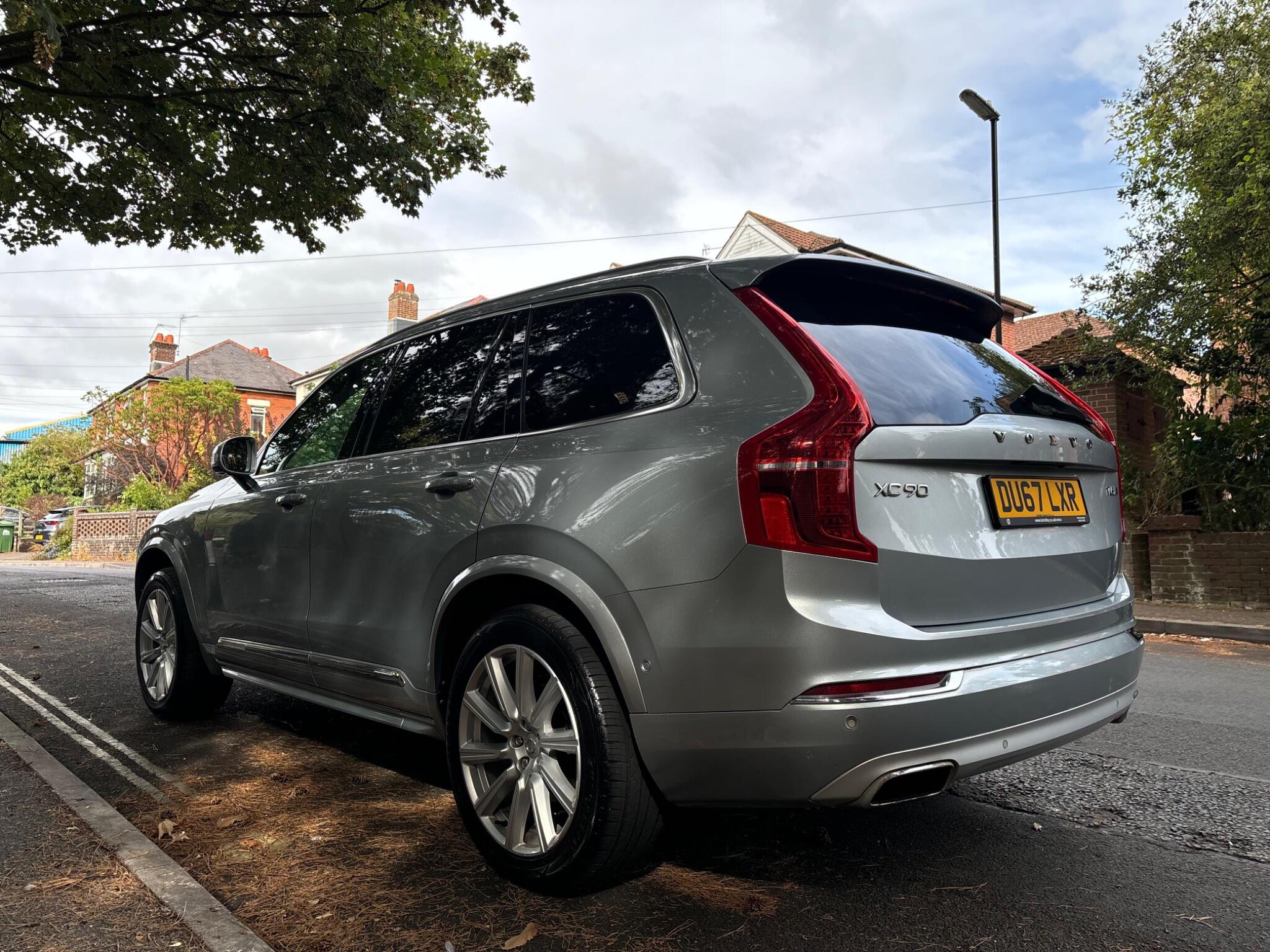 Volvo XC90 view 6