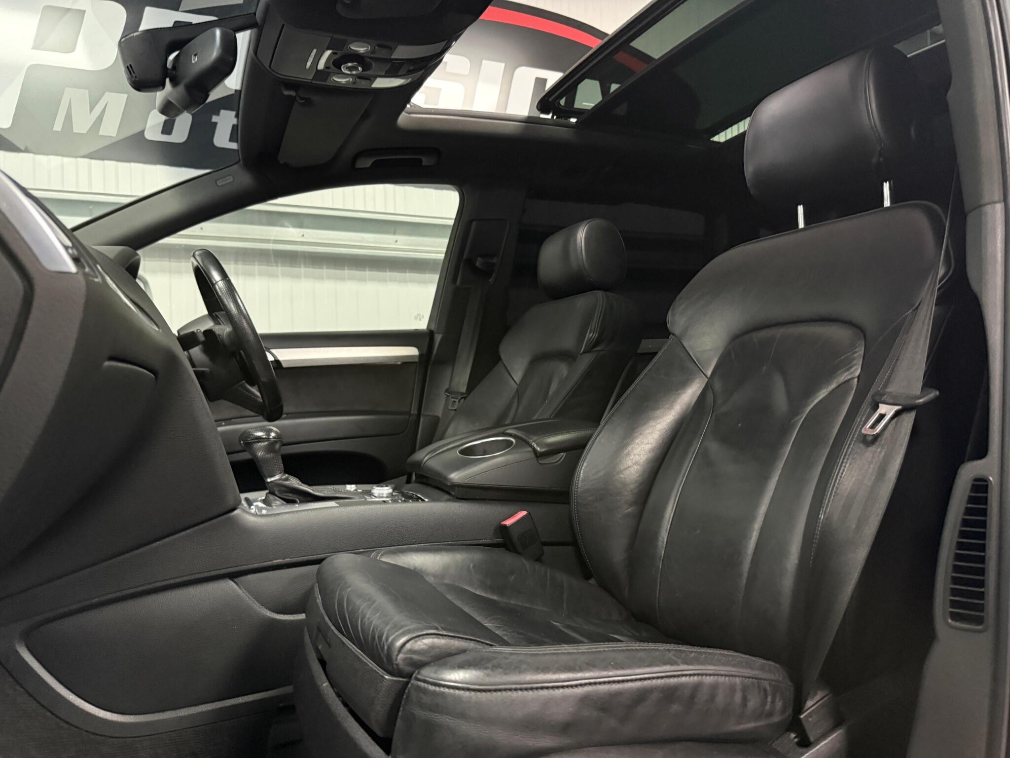 Audi Q7 view 15