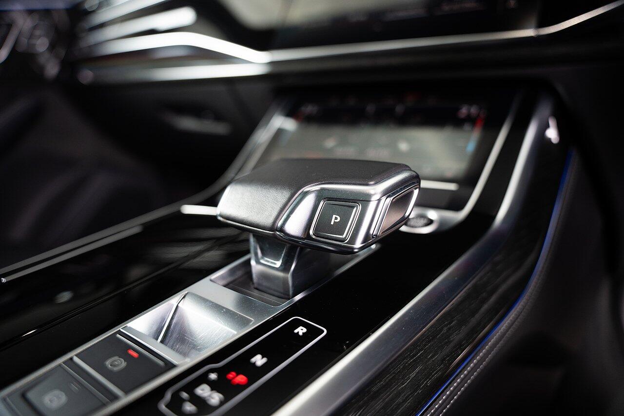 Audi Q7 view 32