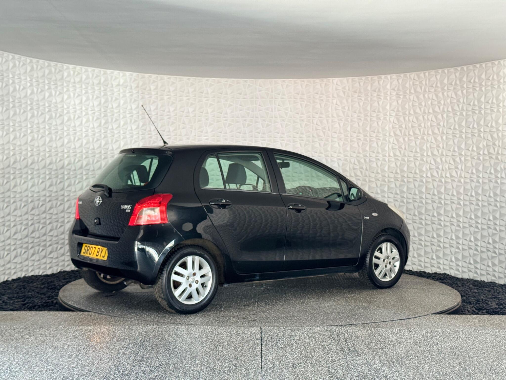 Toyota Yaris view 9