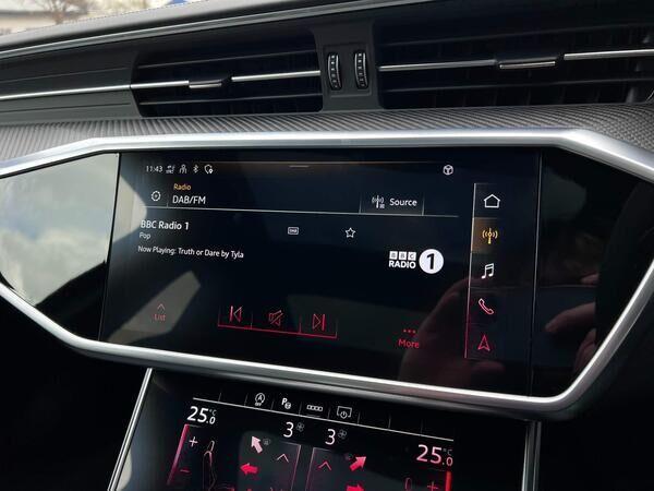 Audi RS6 Avant view 19