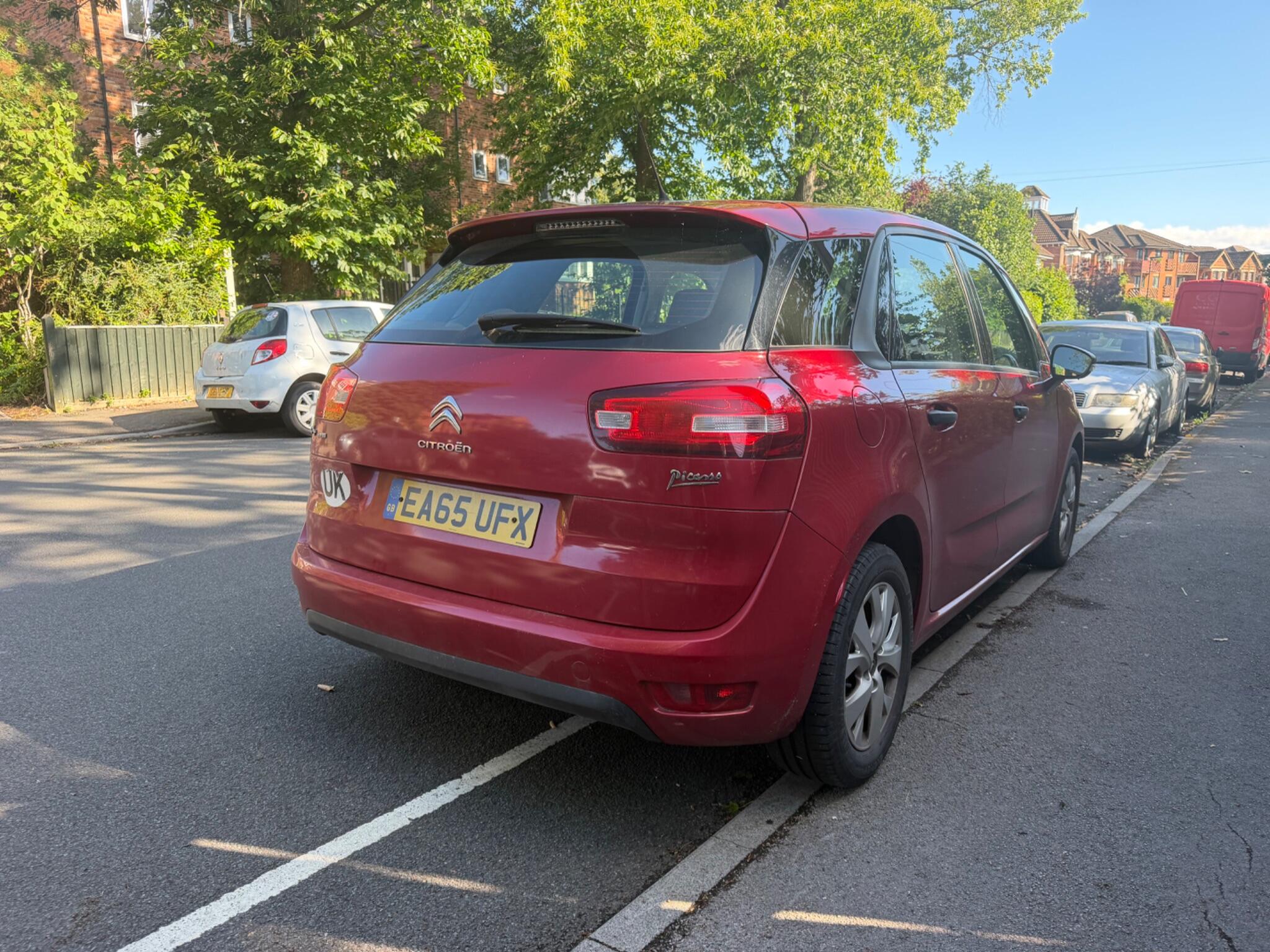 Citroen C4 Picasso view 3
