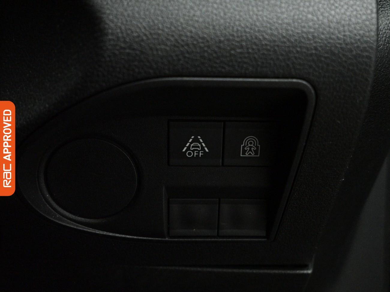 Vauxhall Combo Life view 19