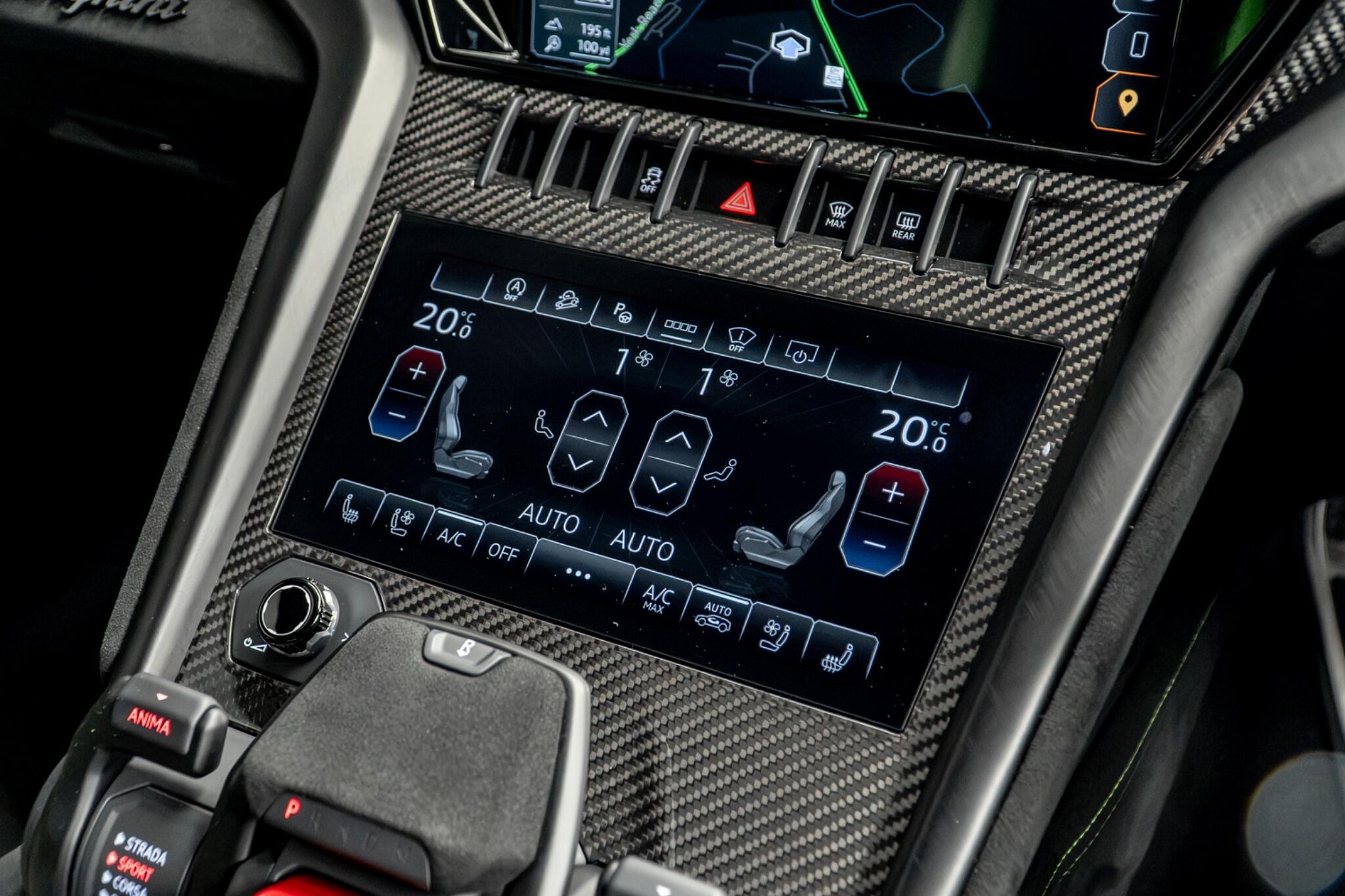 Lamborghini Urus view 30