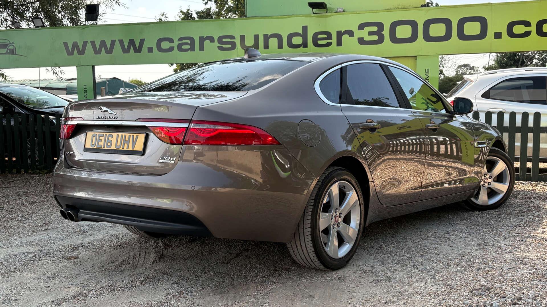 Jaguar XF view 6